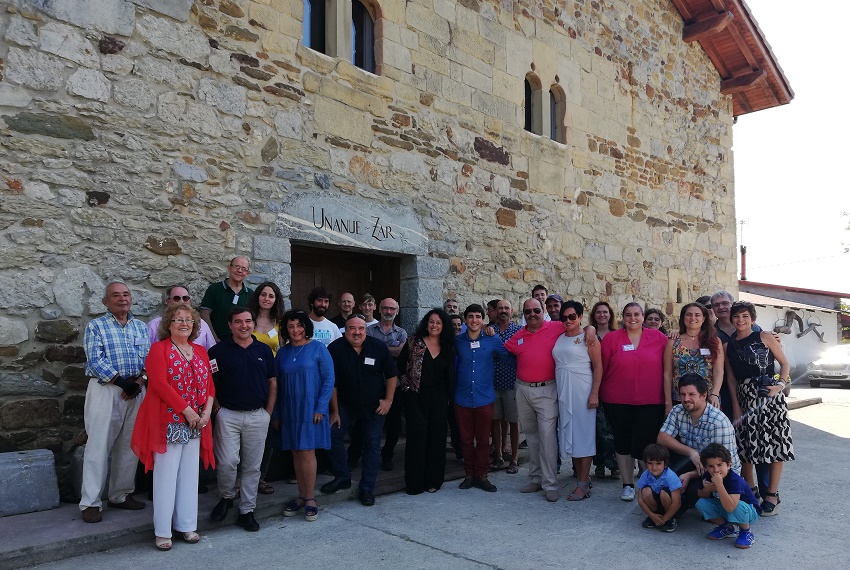 Foto de grupo de quienes se reunieron en el caserío Unanue de Donostia (foto EuskalKultura.com)