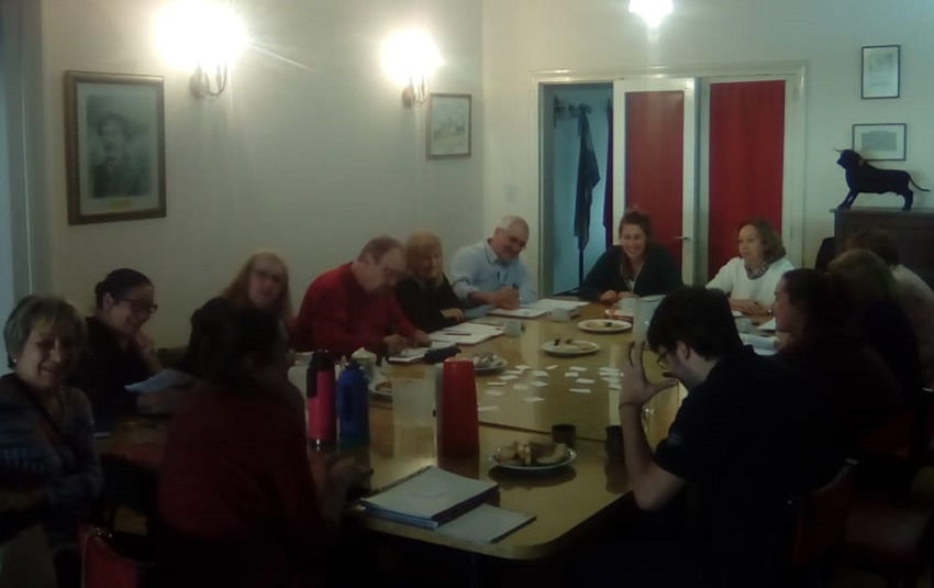 Alumnos de euskera del Centro Vasco Denak Bat de Mendoza tuvieron clase en el Centro Navarro