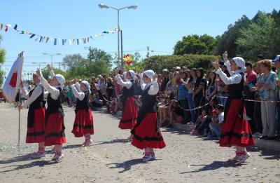Dantzaris from the Centro Navarro in Bolivar at the Festival of Collectivities in Colonia Baron