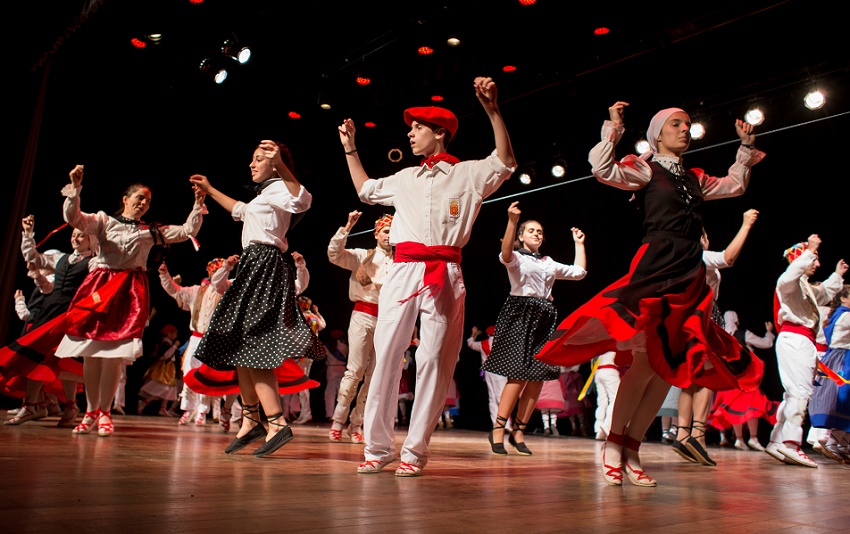 Espectáculo de danzas navarras