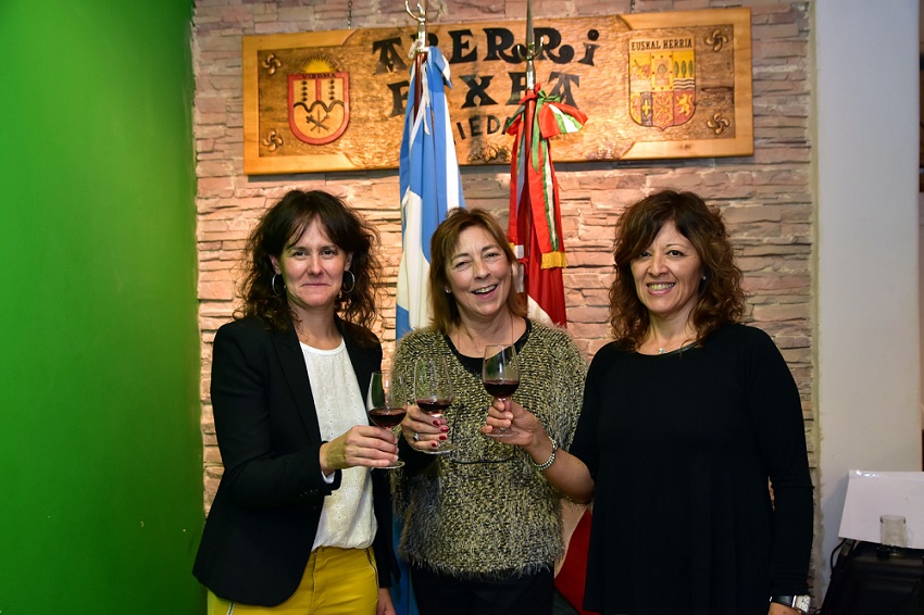 Elizabet Arrarás, Mónica Insaurralde and Betiana Gabilondo, at the first “People of the Diaspora,” event