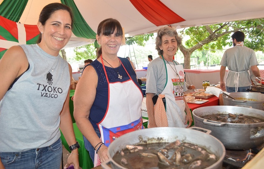 Participación vasca en la verbena solidaria en apoyo a OSCASI, 2019