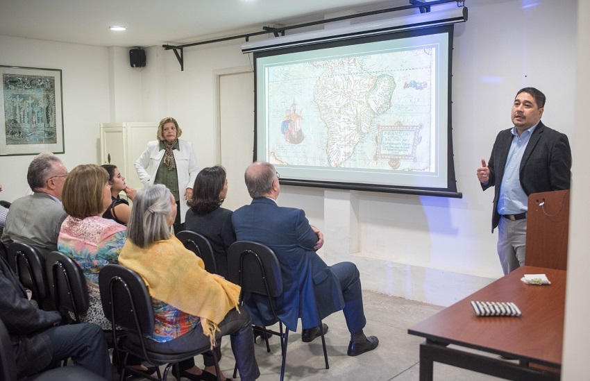 Historian Eduardo Nacayama during his talk “The Presence of the Basques in Paraguay”