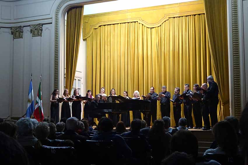 Coro local Emsamble Lírico