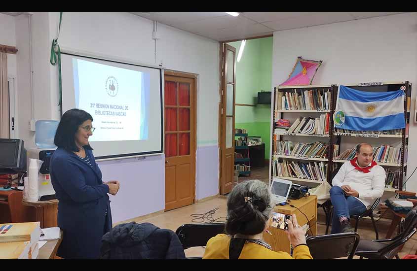  Reunión de bibliotecarios