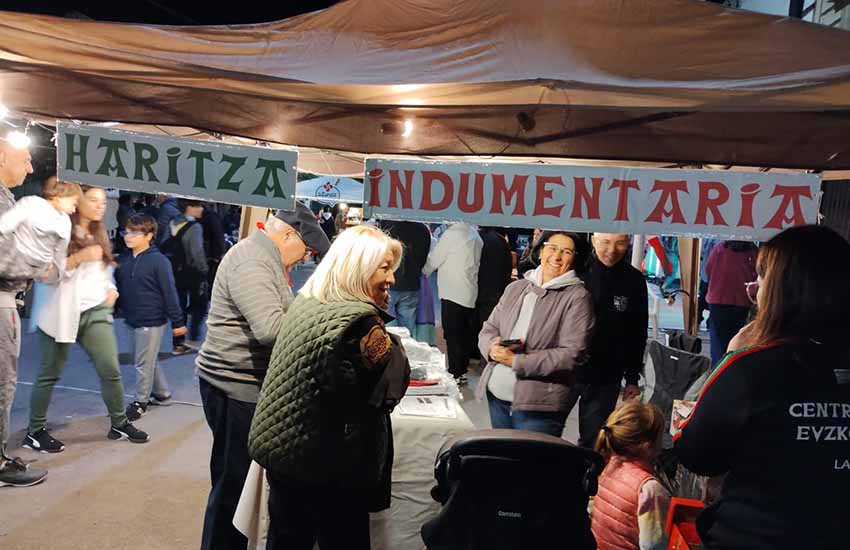 Haritza indumentariavasca, de La Plata