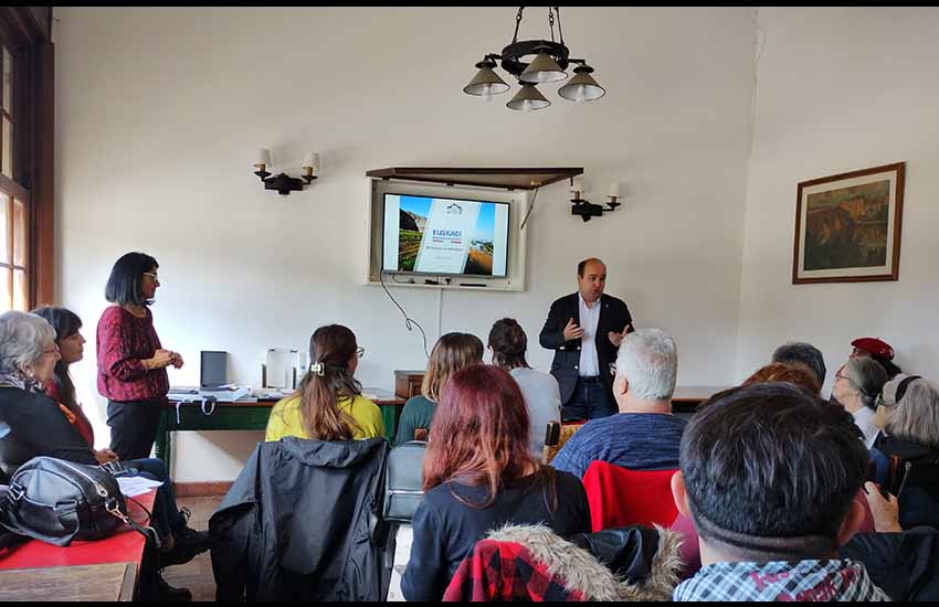 Reunión de bibliotecas