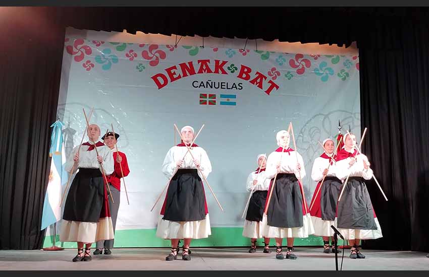  Denak Bat de Cañuelas