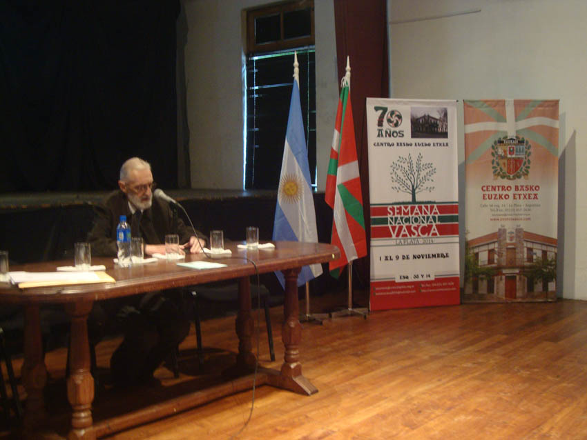 Mikel Ezkerro's lecture on Basques in Argentina