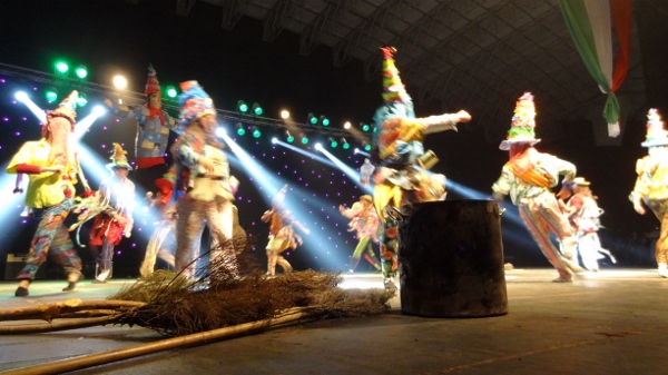 Basque Argentinian Week 2013 - Dancers from Concordia