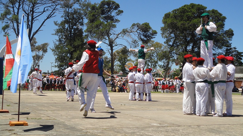 Otra estampa clásica de los bailes del domingo: ‘San Miguel’