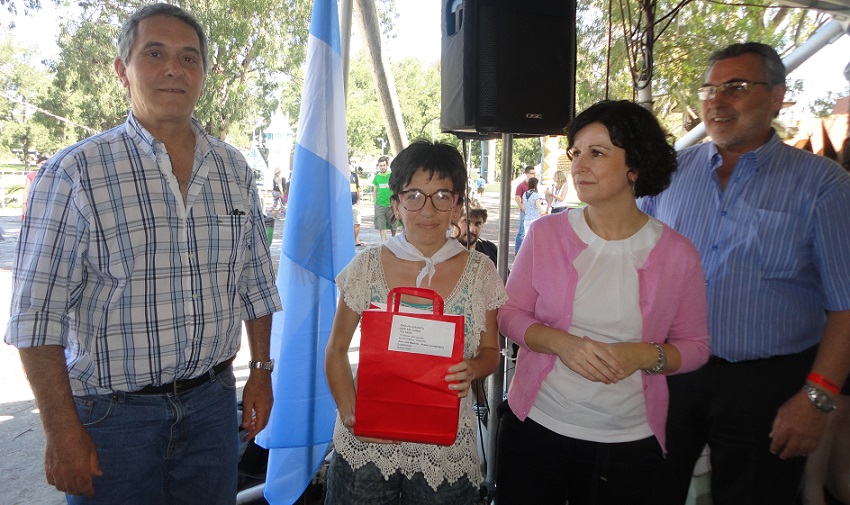 Euskera: las autoridades entregaron los premios… En la categoría alumnos-grupal, a Euskaltzaleak