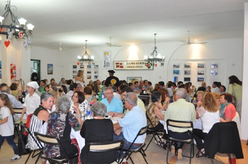 The Euskal Etxea in San Nicolas celebrating its 70th anniversary with dinner for 150 people (photo Diario El Norte)