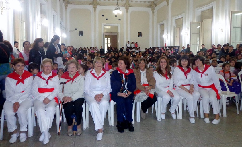 Debut del ‘Arima Gazte’ en el Acto por el Día del Respeto a la Identidad Cultural (foto EE)