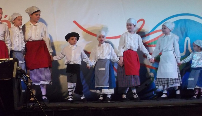 Los peques del Urrundik, favoritos del público (foto Claudio Arreseygor)