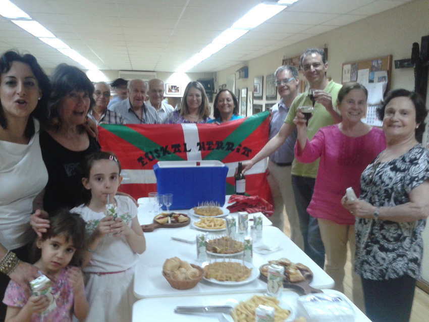 A toast for Basque language in Santiago