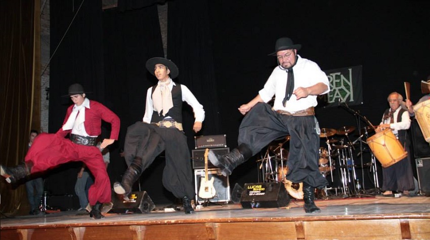 El ska vasco y el folclore argentino compartieron escenario