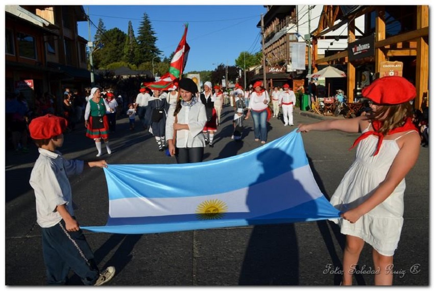 El desfile por calle San Martín