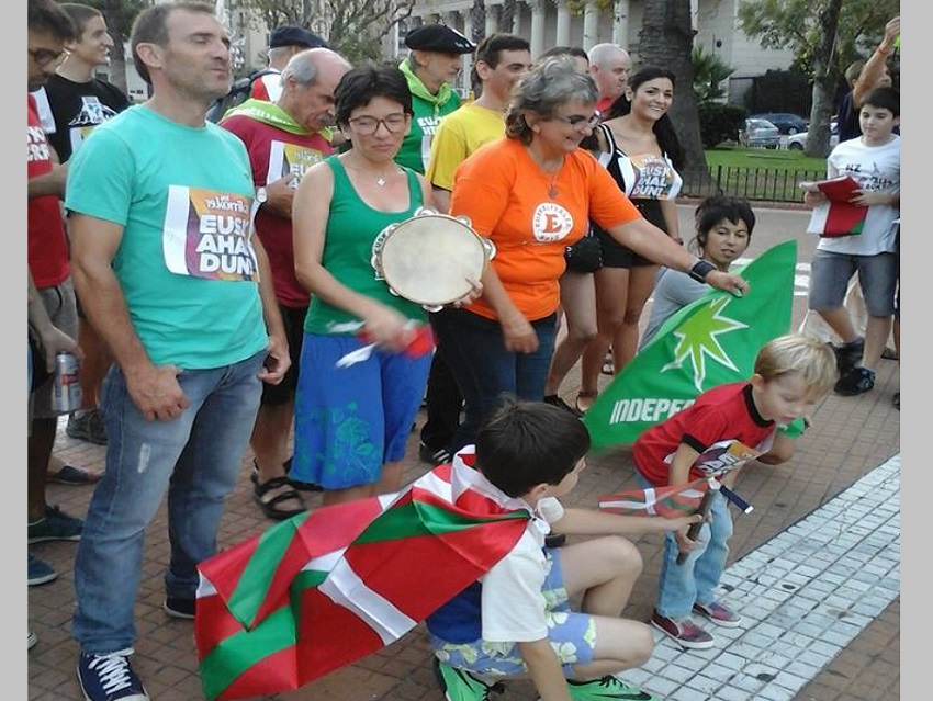 The Buenos Aires version of Korrika 19 took place last Saturday at the Plaza de Mayo (photoEE)