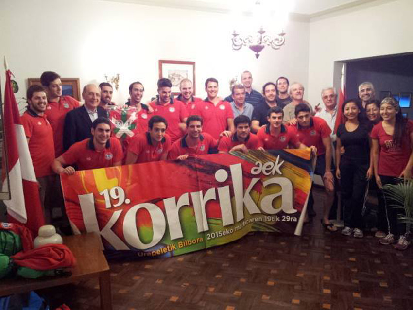 The Basque Waterpolo team supporting Korrika in Lima