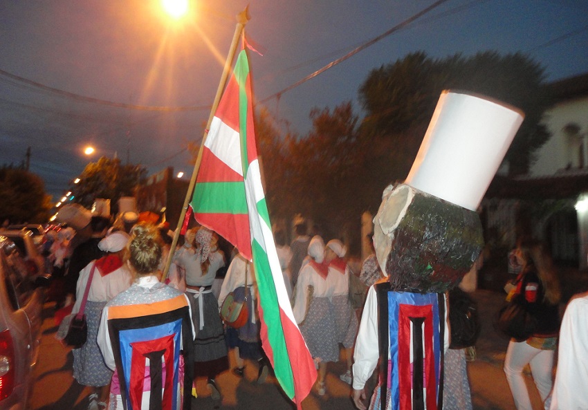 The colors of Euskal Herria in Cañuelas