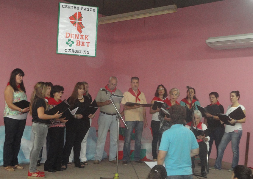 The choir also celebrated Aberri Eguna