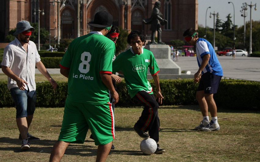 Exhibición del equipo de fútbol para ciegos