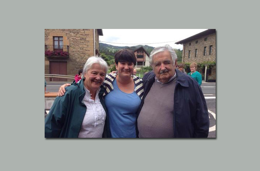 Con la bertsolari y diputada Onintza Enbeita