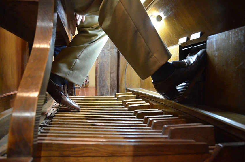 Another view of the organ