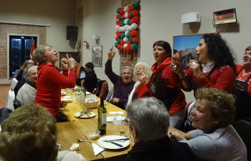 Singing during San Fermin