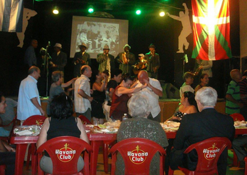 Baile con el grupo Septeto Habanero