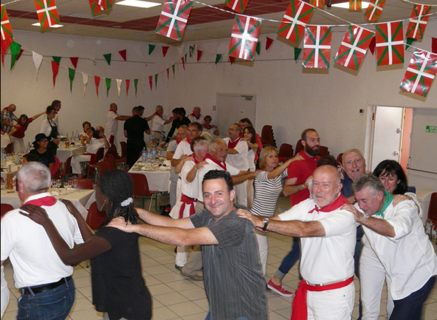 Gran ambiente en la Fiesta Vasca 2015 de la euskal etxea de Montpellier (foto Montpellier CV)