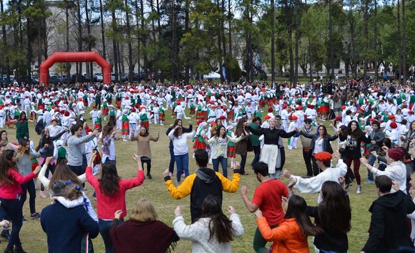 La Fiesta Vasca Anual del Euskal Echea de Llavallol tuvo lugar el pasado 3 de octubre con un millar de participantes