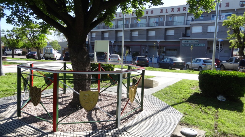 The Tree of Gernika and the Euzko Alkartasuna complex