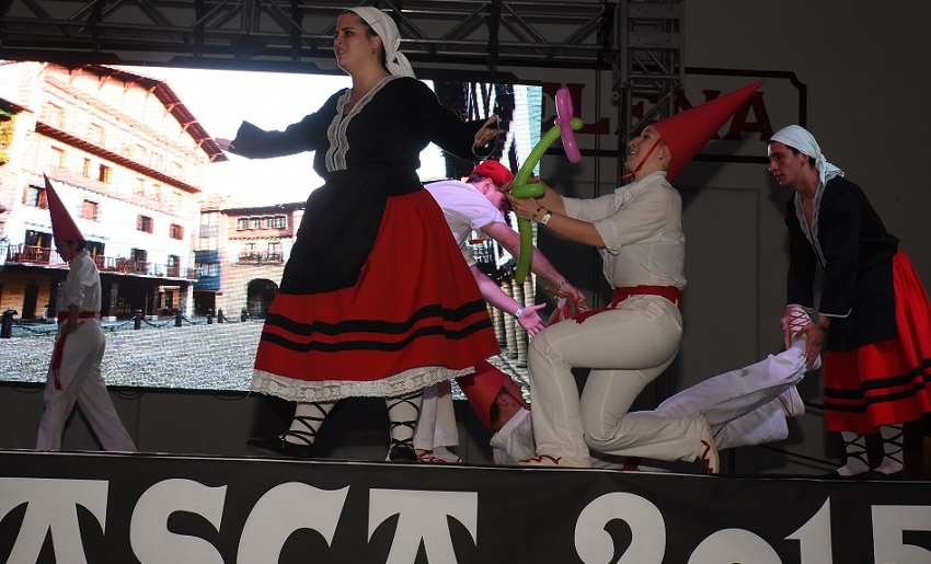 Dances and smiles from the kids from Rosario