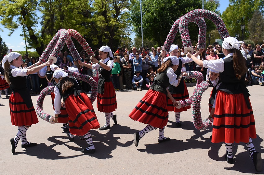 Danzas de Plaza II