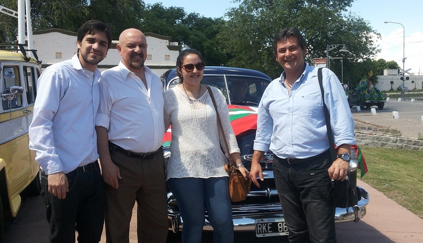 Caravana de autos clásicos