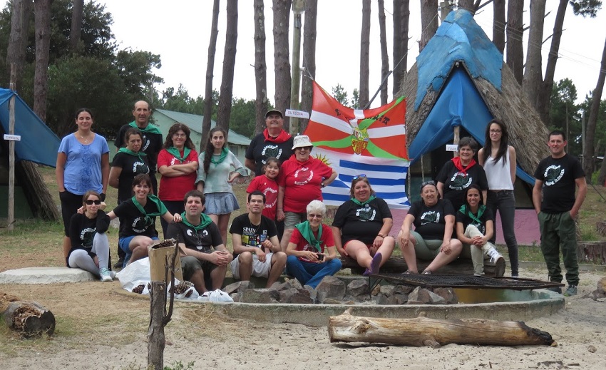 The Uruguay flag and the Ikurriña marked the spot where the first Basque Weekend took place