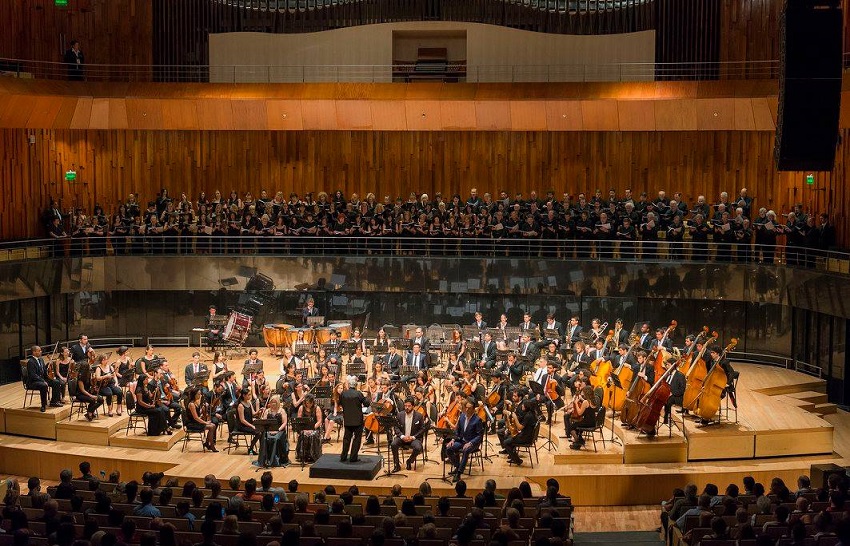 El Lagun Onak en la Ballena Azul del Centro Cultural Kirchner durante el último concierto del 2015 (foto CCK)