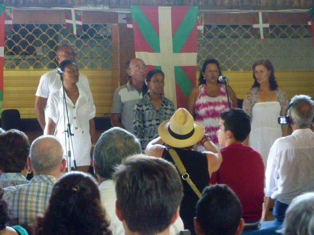 The choir made up of Basque students sang at the Aberri Eguna festivities (photoCubaEE)