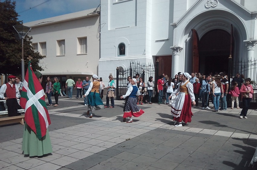 Danzas del Aberri Eguna