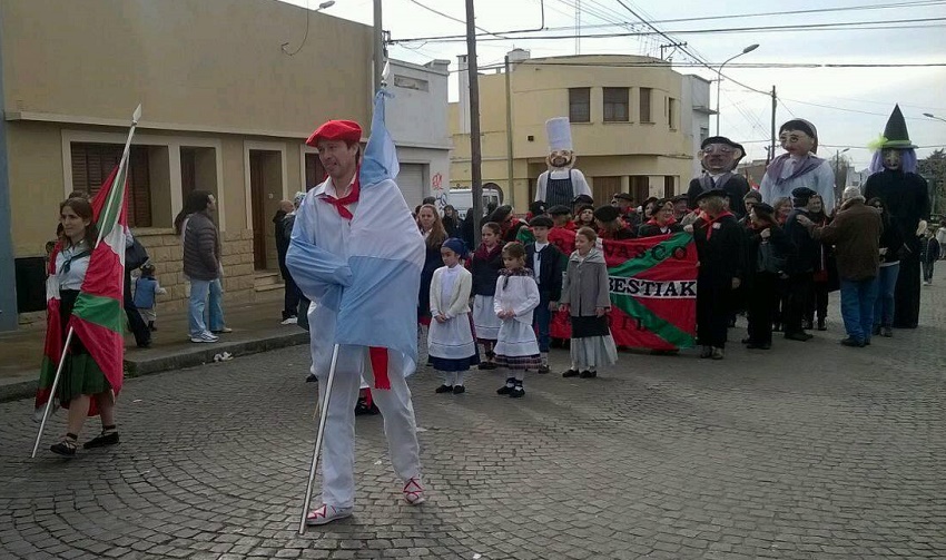 Tandilen, etxeko guztiak