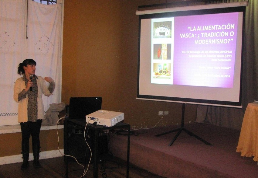 The Gure Txoko Basque club gave a talk on Basque food as part of the “National Festival of Birds” in Rauch