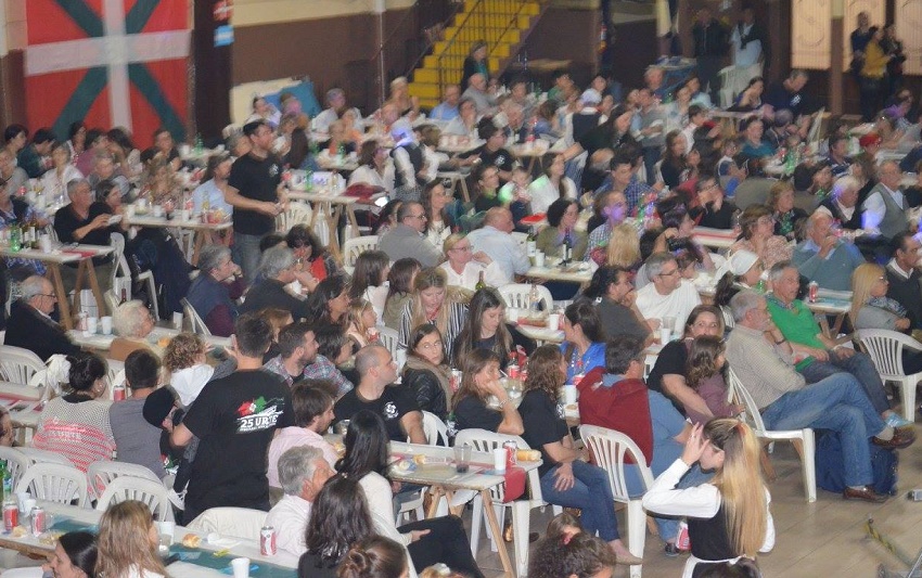 El Club Bochístico a tope en el 25º aniversario del Zingirako Euskaldunak