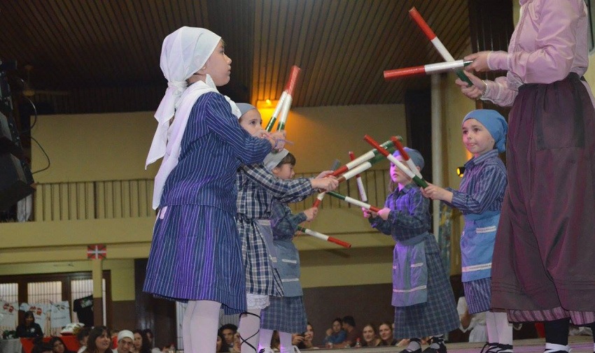 Exhibición de danzas