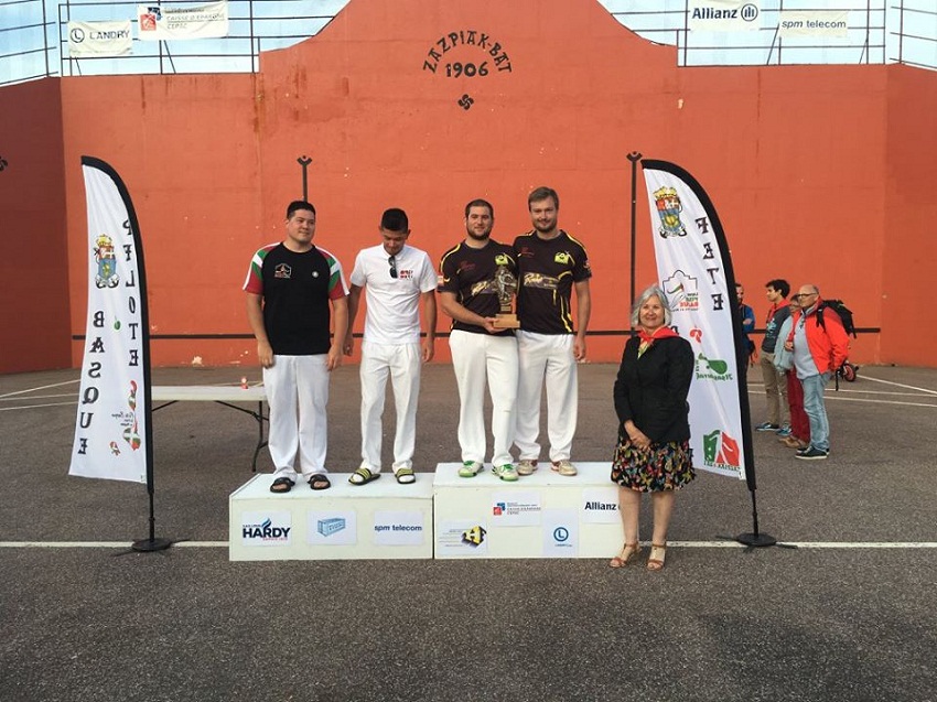 Awards ceremony at the fronton in Saint Pierre & Miquelon, location of the 2016 Basque festival (photo Pelote Basque SPM Facebook)