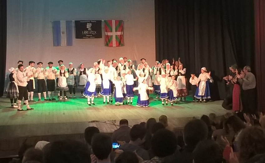 The Basque Association, Urrundik, in Parana held its Festival of Danzas on September 18