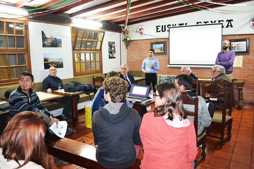 Clase magistral de euskera en la Euskaletxea de Perú (foto Euskaletxea Perú)