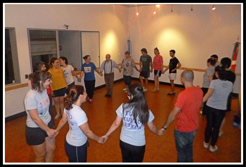 Basque dance in Lizarraenea