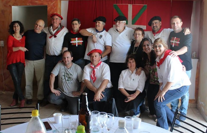 The founding meeting of the 'Baskos de la Confluencia' Basque Club